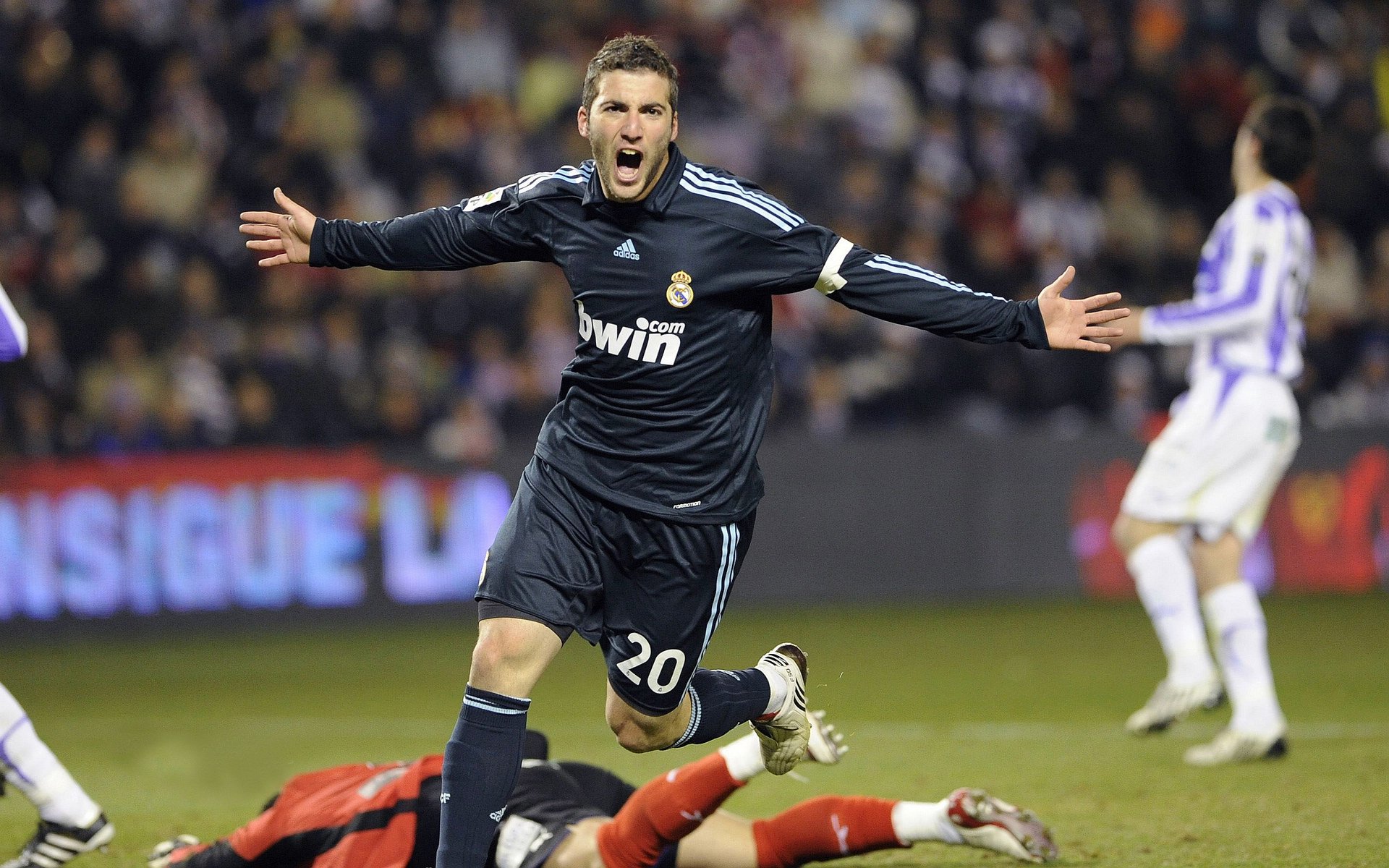 世界杯2026-奥亚尔萨瓦尔，沉默火山在安哥拉与喀麦隆的夹缝中爆发